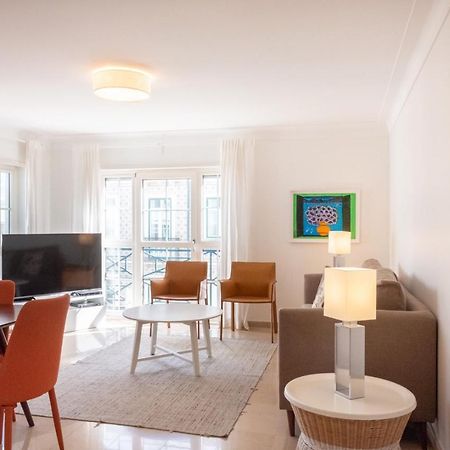 Stylish Apartment With Parking By Lovelystay Lisboa Exterior foto