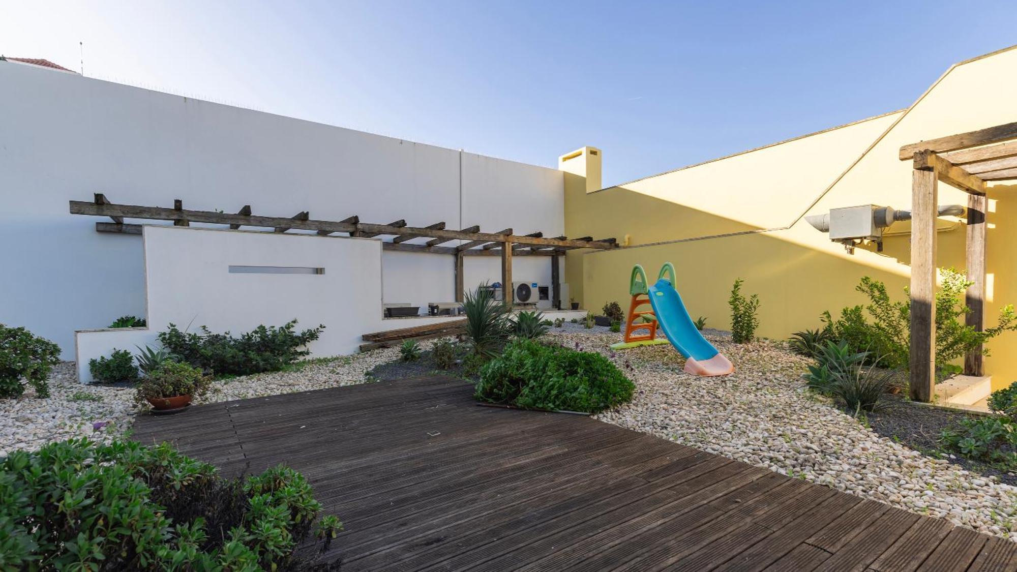 Stylish Apartment With Parking By Lovelystay Lisboa Exterior foto
