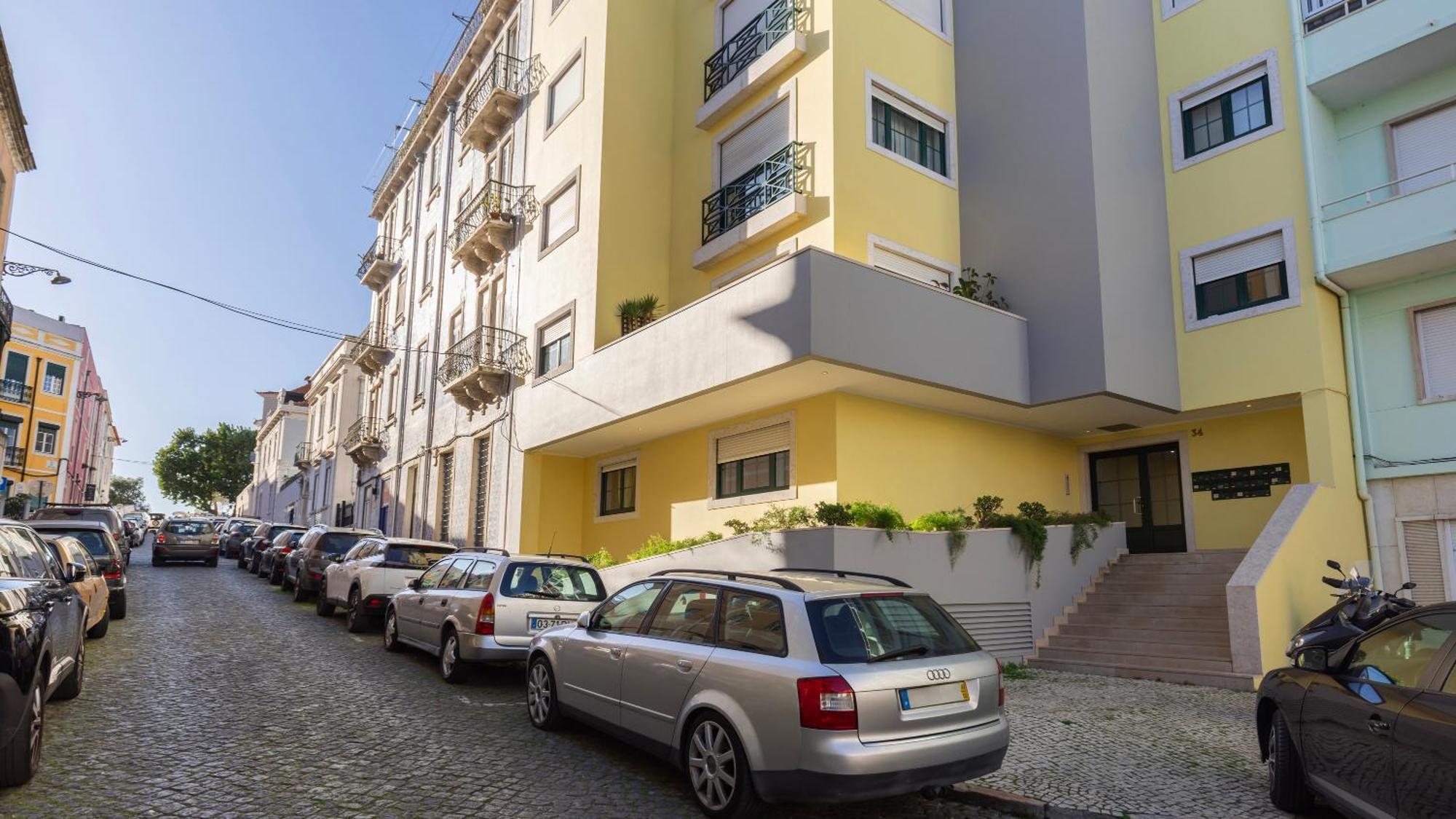 Stylish Apartment With Parking By Lovelystay Lisboa Exterior foto