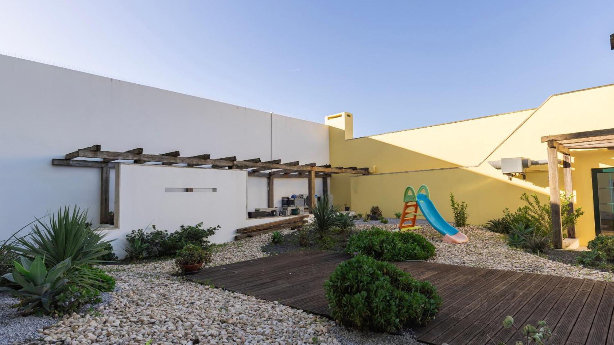 Stylish Apartment With Parking By Lovelystay Lisboa Exterior foto
